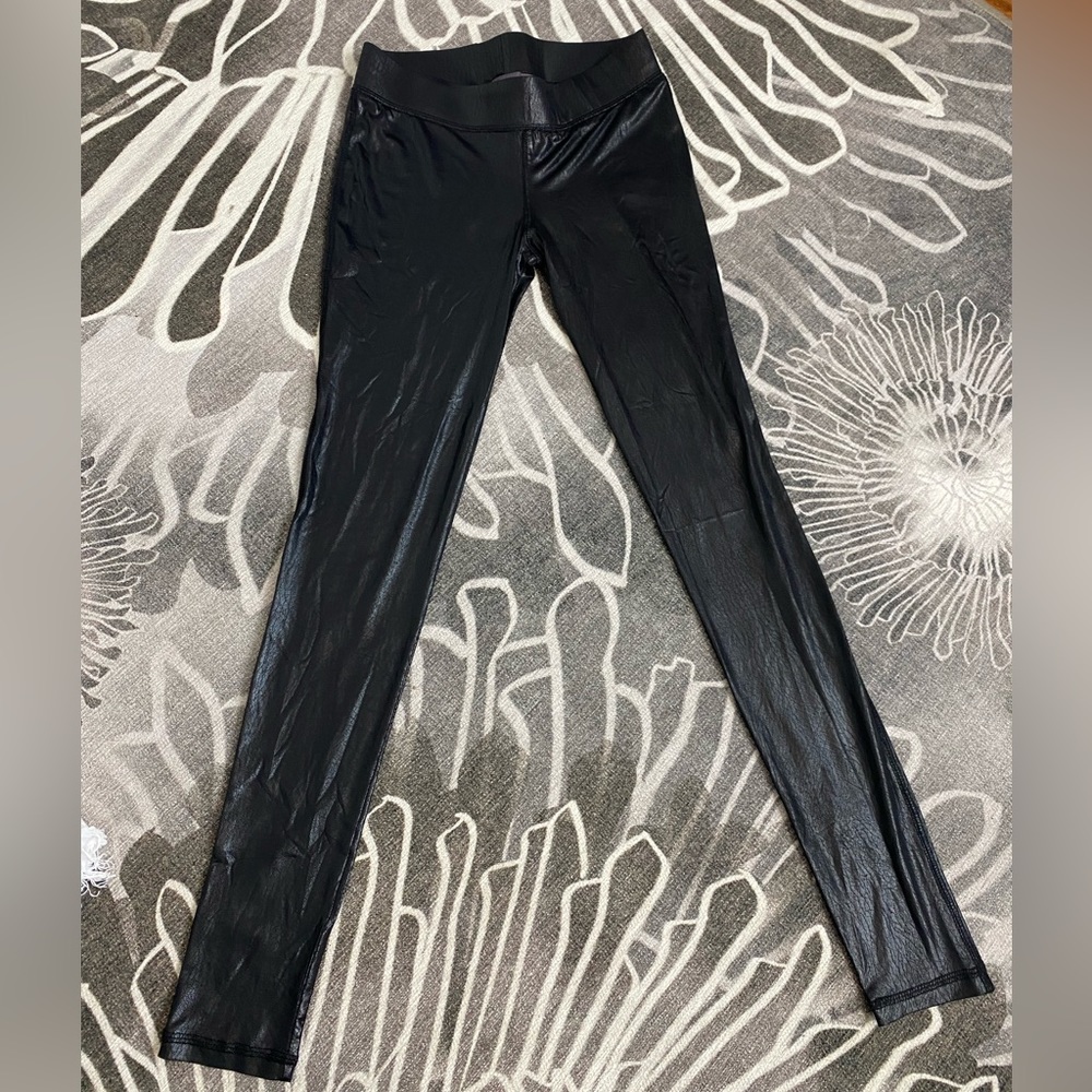 Black leggings